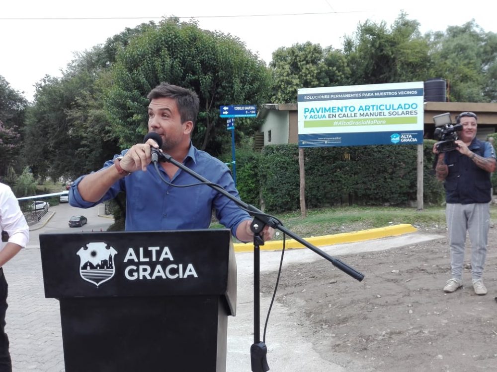 Se inauguró un tramo de pavimento articulado en barrio General Bustos inaguracion gral bustos 2 - Se inauguró un tramo de pavimento articulado en barrio General Bustos