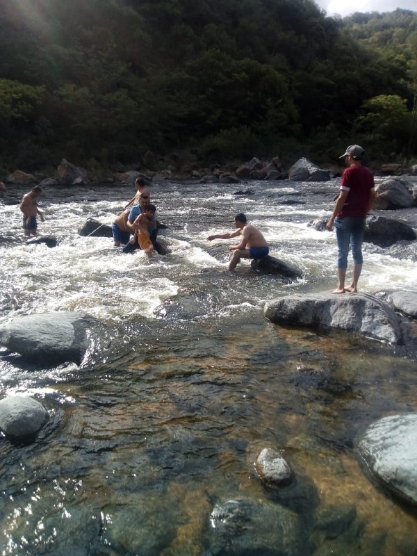Rescataron a un niño y dos adultos del Río Anisacate rescate paisanita - Rescataron a un niño y dos adultos del Río Anisacate
