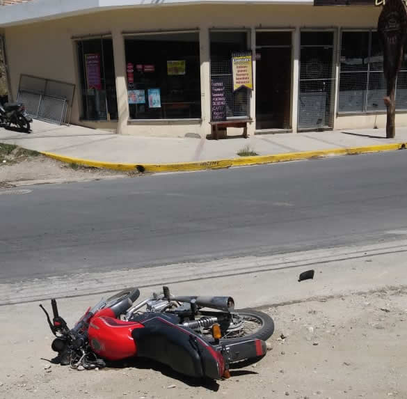 Chocó contra un auto y sufrió lesiones leves choque butori - Chocó contra un auto y sufrió lesiones leves