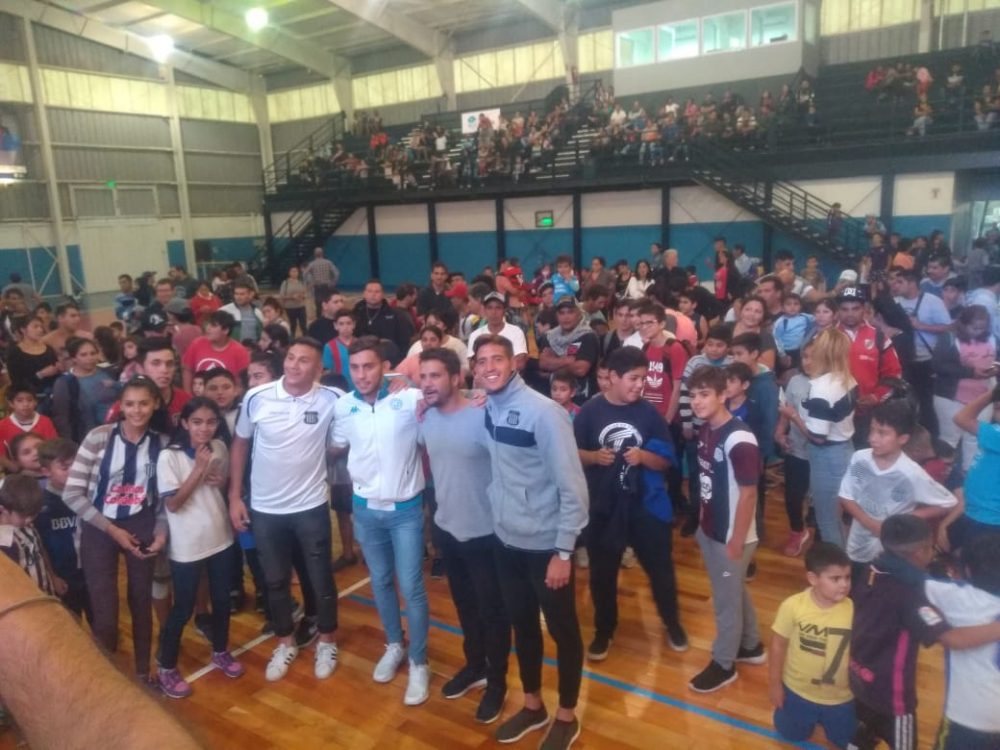 Se entregaron elementos deportivos a los clubes de la Liga Infantil liga jugadores - Se entregaron elementos deportivos a los clubes de la Liga Infantil