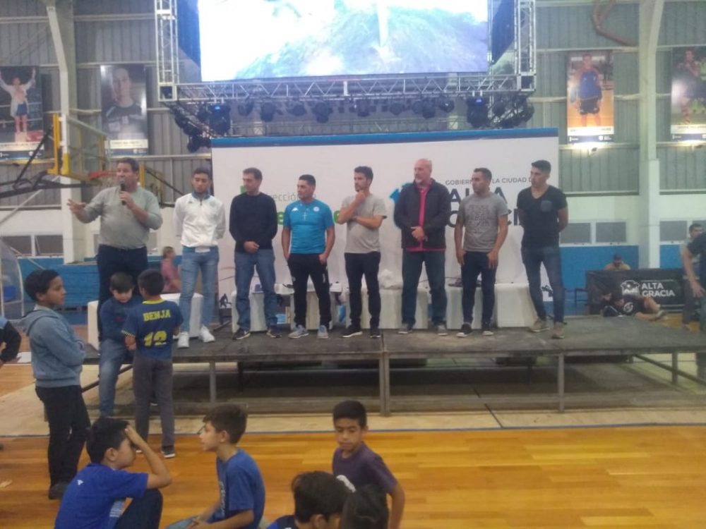 Se entregaron elementos deportivos a los clubes de la Liga Infantil liga sergio flores - Se entregaron elementos deportivos a los clubes de la Liga Infantil