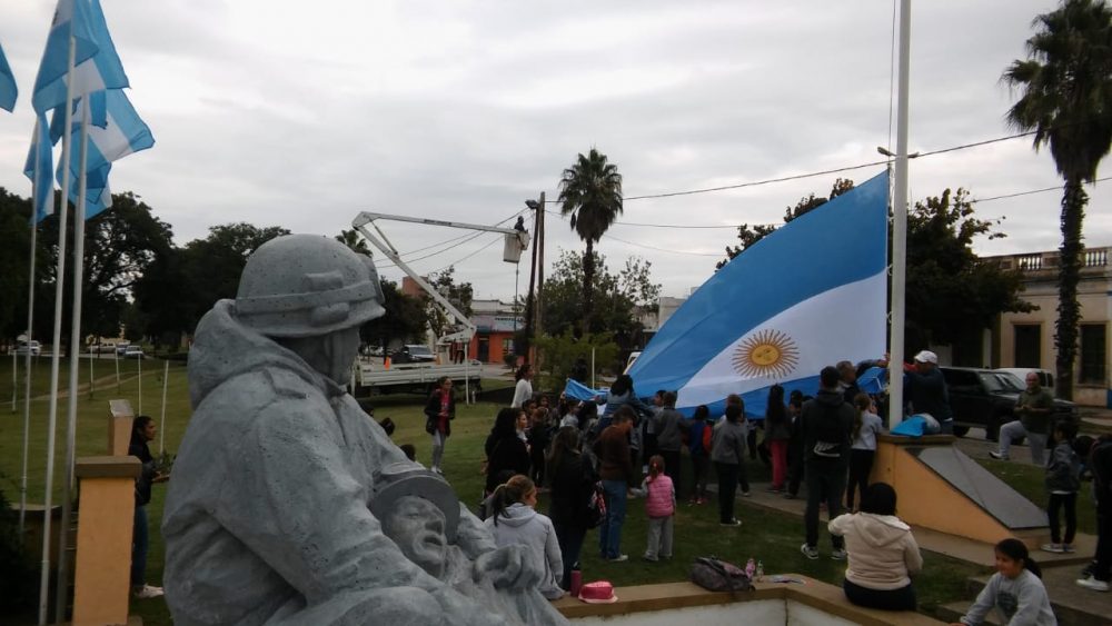 Vigilia homenaje a Veteranos y Caídos de Malvinas malvinas bandera - Vigilia homenaje a Veteranos y Caídos de Malvinas