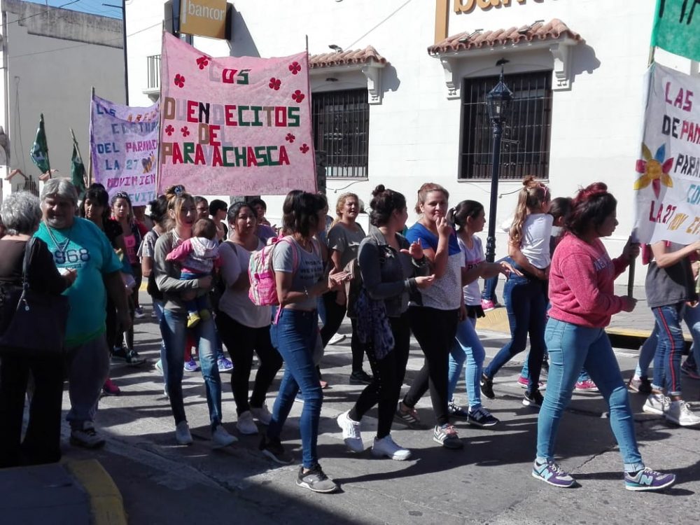 Organizaciones marcharon para que les reconozcan el trabajo barrial marcha coordinadora tito rivarola 2 - Organizaciones marcharon para que les reconozcan el trabajo barrial
