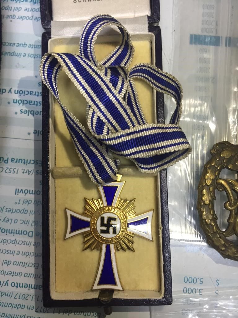 esvastica - Secuestran en Córdoba objetos y documentos nazis que serían de alto valor histórico