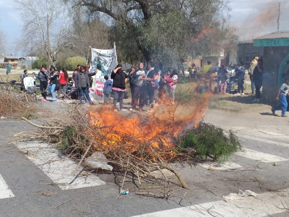 La Coordinadora 27 de mayo realiza una olla popular y corte parcial de la Ruta 5 olla coordinadora 27 de mayo 2 - La Coordinadora 27 de mayo realiza una olla popular y corte parcial de la Ruta 5