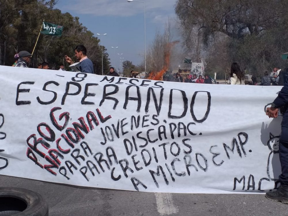 La Coordinadora 27 de mayo realiza una olla popular y corte parcial de la Ruta 5 olla coordinadora 27 de mayo 3 - La Coordinadora 27 de mayo realiza una olla popular y corte parcial de la Ruta 5