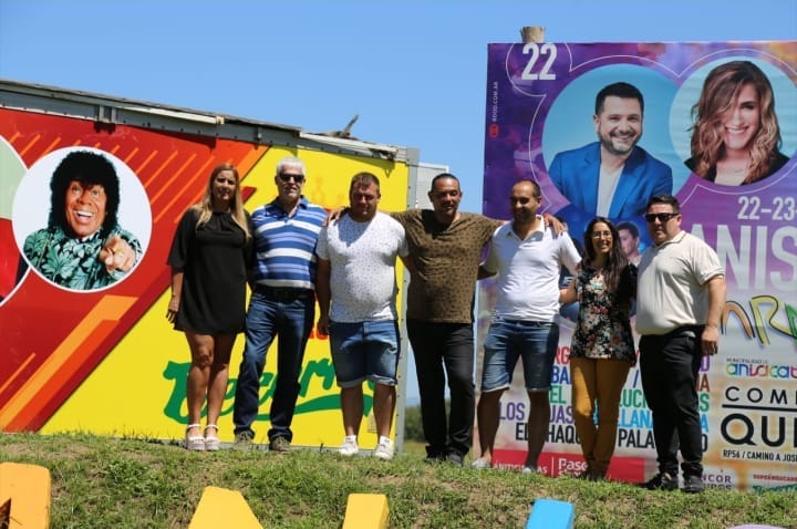 Anisacate presentó a "La Bestia" presentacion camion - Anisacate presentó a "La Bestia"