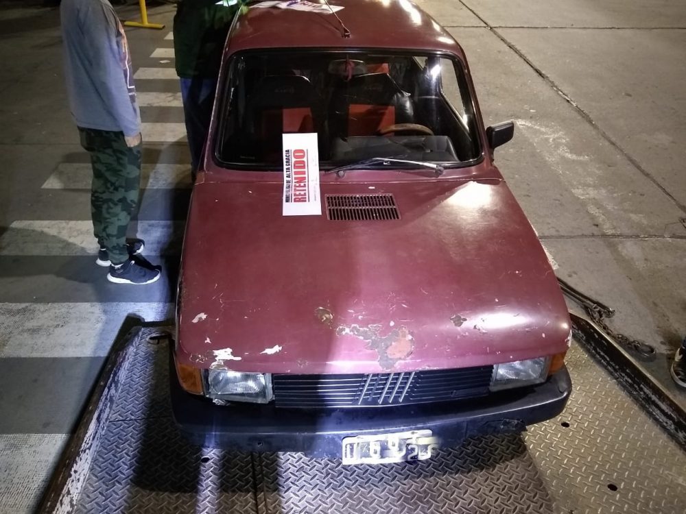 Se llevó a cabo un operativo vehicular en zona céntrica vehiculo secuestrado ruidos molestos E - Se llevó a cabo un operativo vehicular en zona céntrica