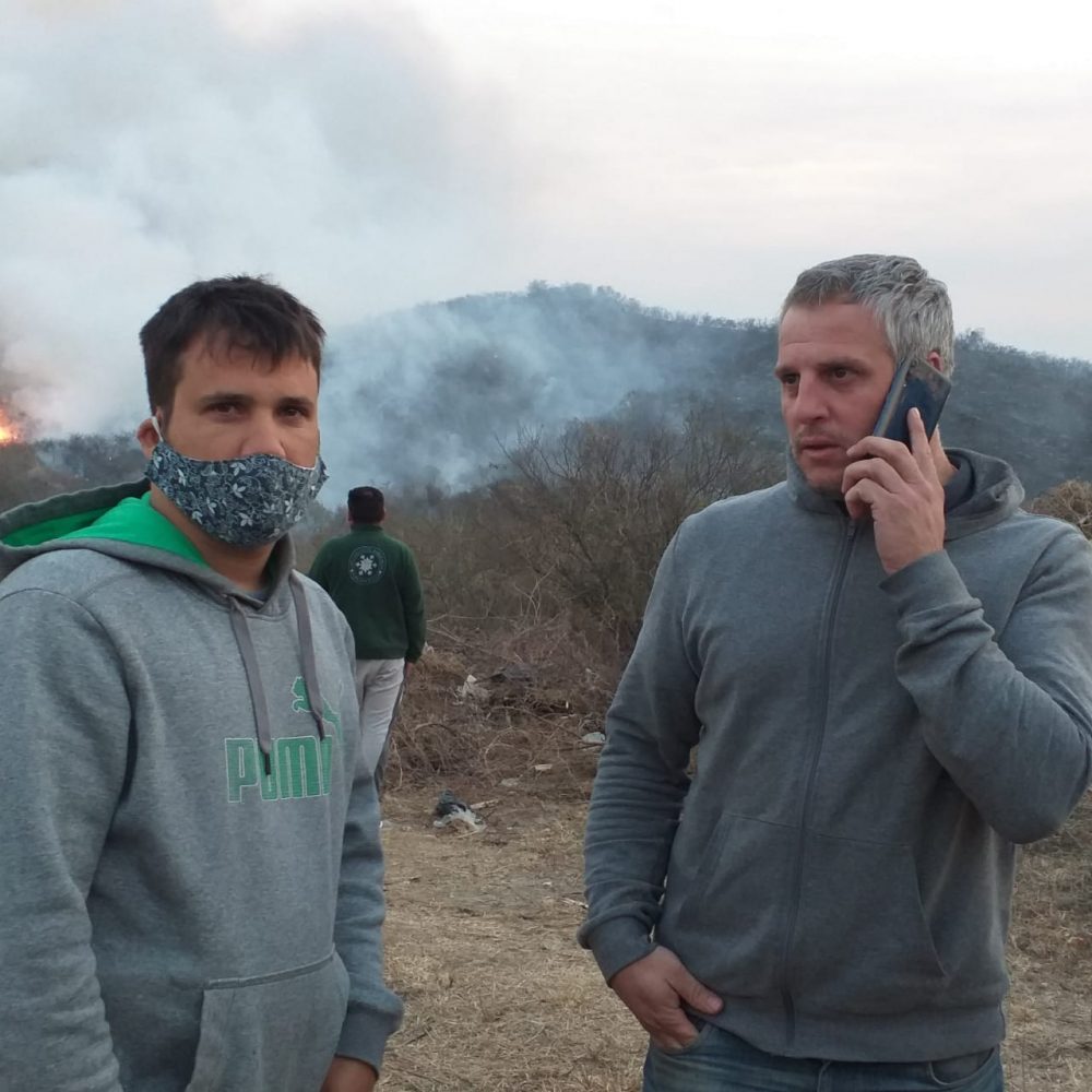 IMG 20200823 WA0098 1 - Evacuaron viviendas cercanas a las Canteras del Cerro