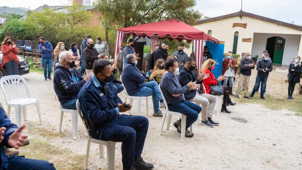 WhatsApp Image 2021 05 07 at 18.04.26 1 - Se entregaron insumos para la Atención Primaria de la Salud en localidades del departamento