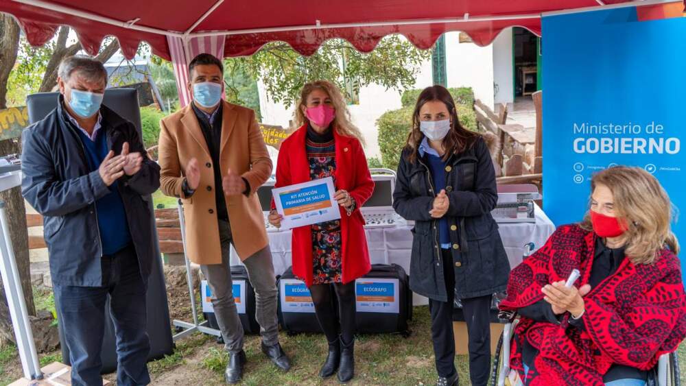 WhatsApp Image 2021 05 07 at 18.04.28 1 - Se entregaron insumos para la Atención Primaria de la Salud en localidades del departamento